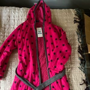 BRAND NEW!! Woodrow & Friends paw print hot pink Sherpa lined robe